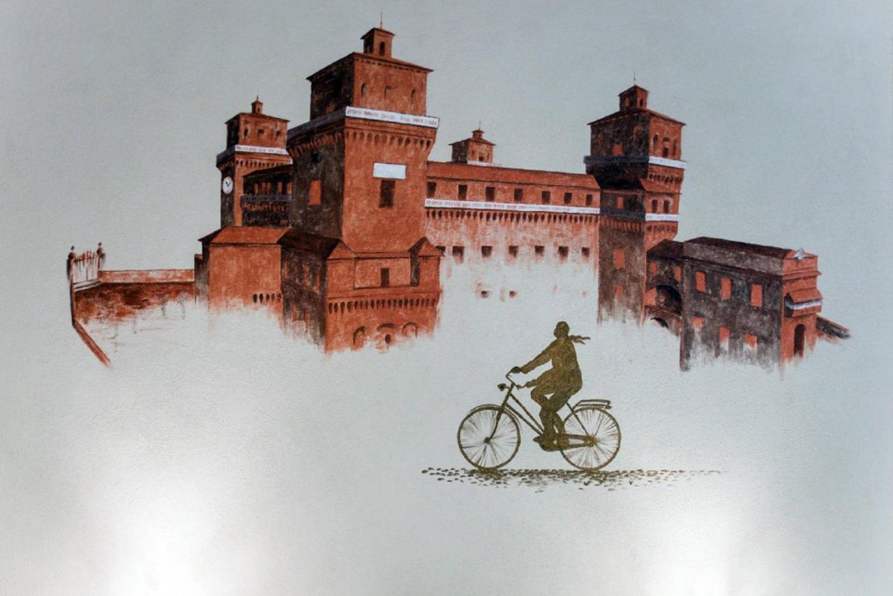 A Due Passi Dal Castello Lejlighed Ferrara Eksteriør billede